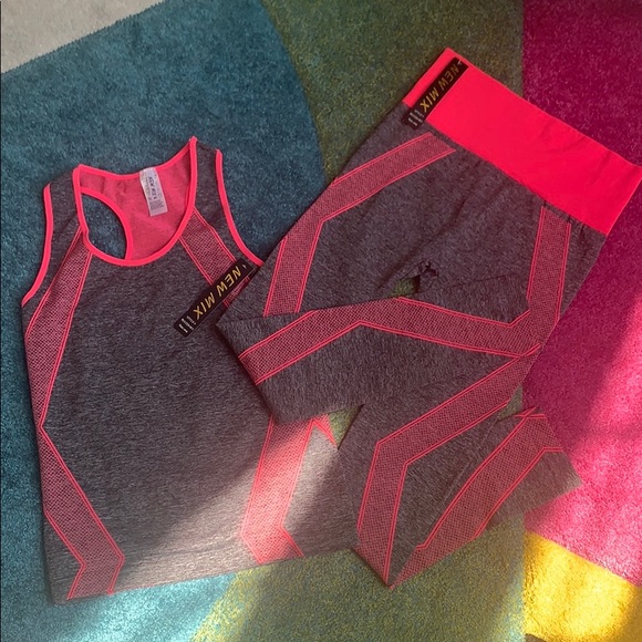 New Mix Workout Outfit 💪 - Picture 1 of 4